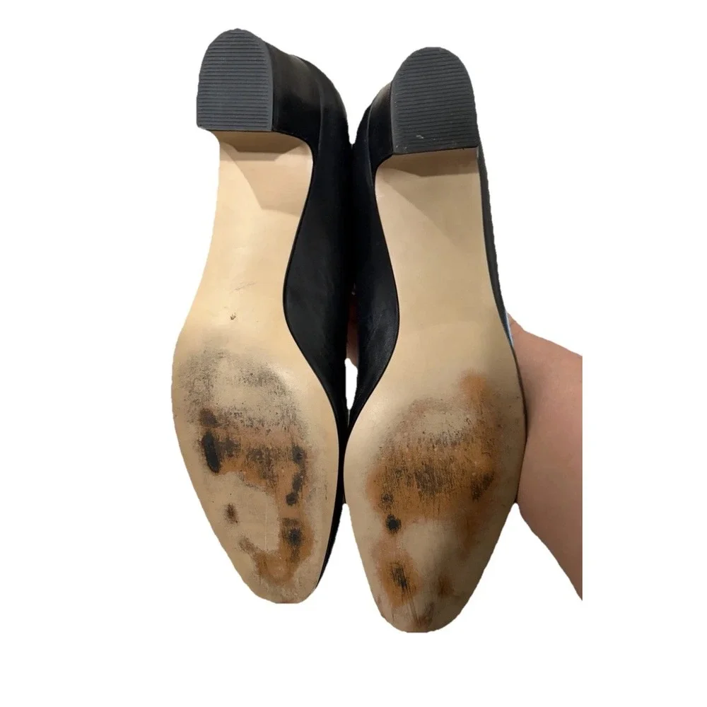 Trotter Black Leather Jamie Pump 2